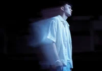 makna lagu Nyoman Paul - Mundur Perlahan