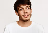 makna lagu Rex Orange County - Pluto Projector